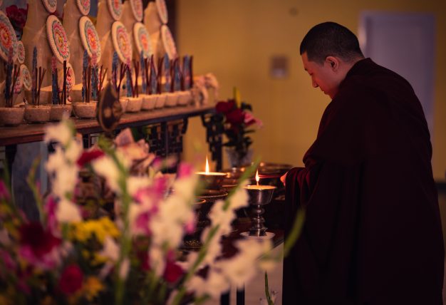 photo : Karmapa Praying
