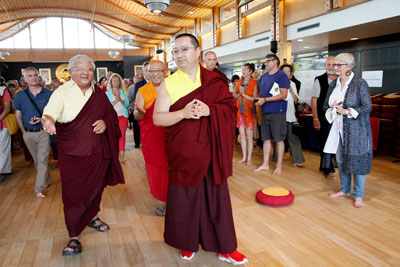 Photo :  Sa Sainteté Dujom Rinpoché a honoré Dhagpo de sa visite  à la requête de Jigmé Rinpoché