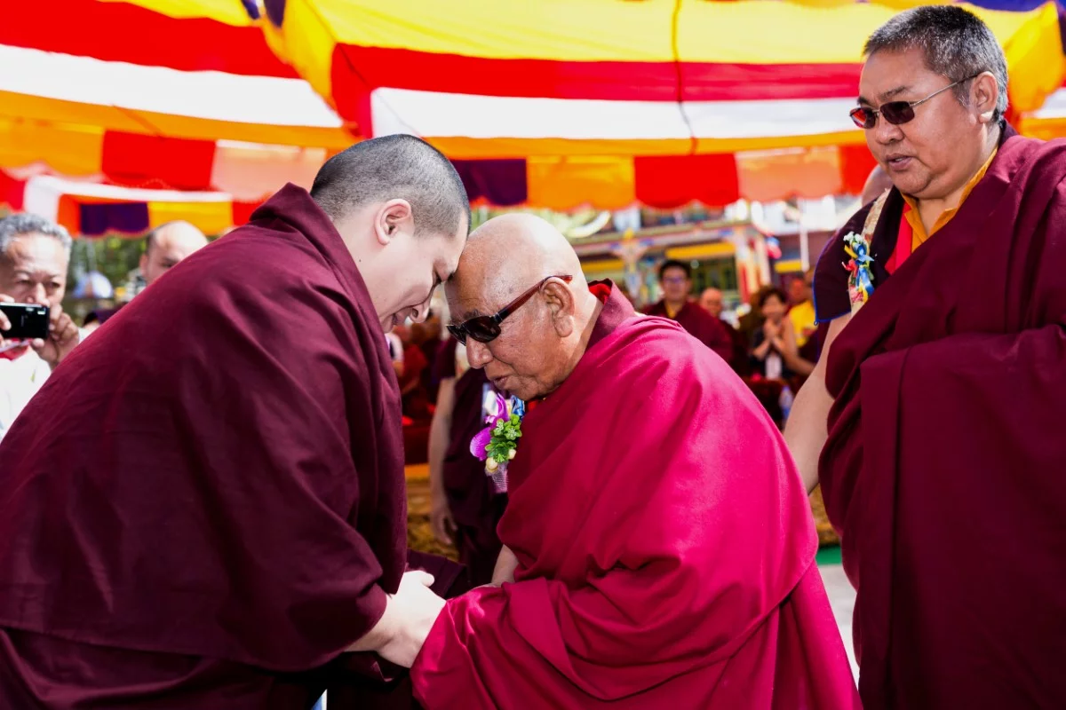 Karmapa : parinirvana de Togdan Rinpoché