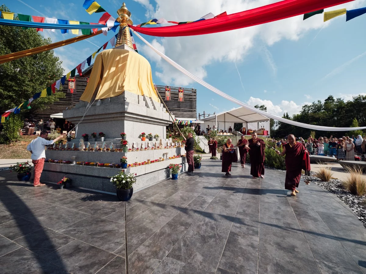 Thayé Dorjé, Sa Sainteté le XVIIᵉ Gyalwa Karmapa, visite Dhagpo Kagyu Ling